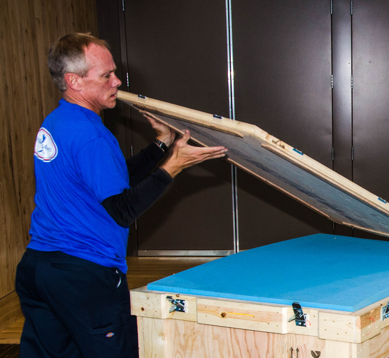 ram worker opening cratee